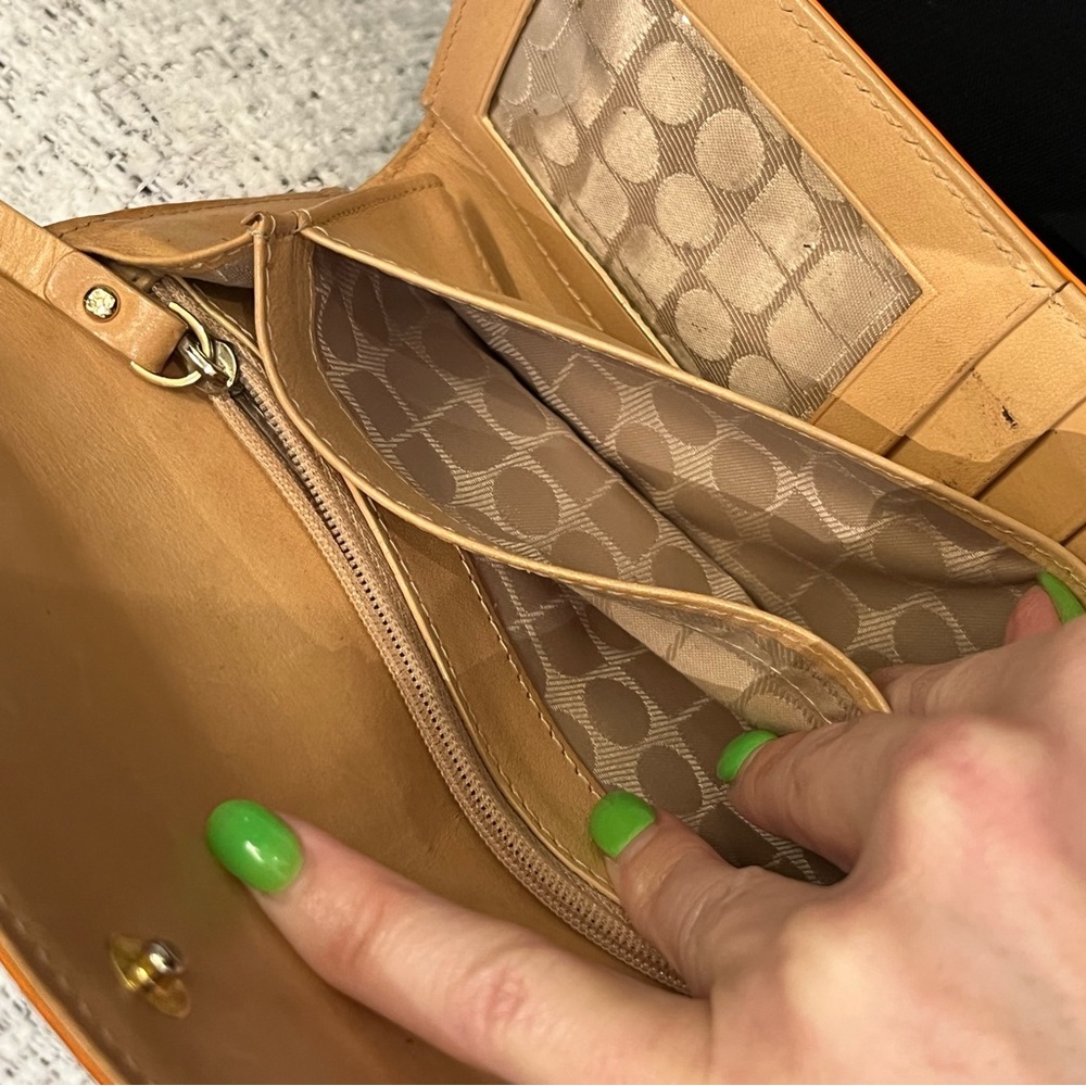 Kate Spade orange leather wallet - Picture 10 of 16